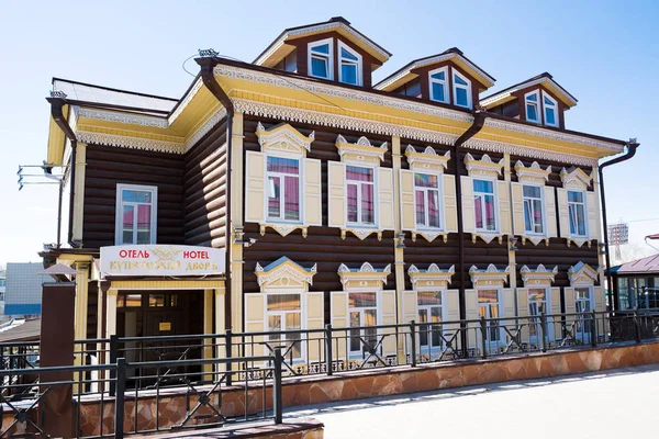 イルクツスク シベリア ロシア 2018 美しい木造の建物の歴史的建造物地区に特別に作成された 130 地区イルクーツク国際空港 Kupechesky アンバサダー ホテルで — ストック写真