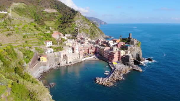 Letecký Pohled Vesnici Skalách Útesu Krásné Staré Město Vernazza Cinque — Stock video