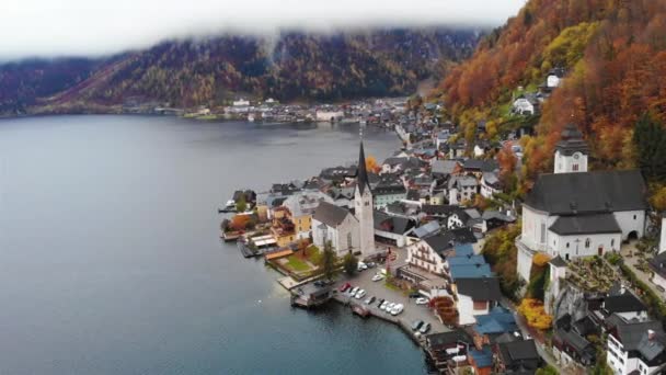 Flyg Runt Hallstatt Över Hallstatter Salzkammergut Oberösterreich Vacker Hösttid — Stockvideo