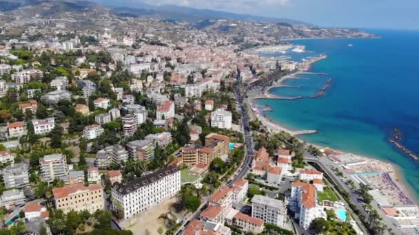 Flygfoto Vacker Italiensk Stad Vid Havet Townscape Med Stränder Och — Stockvideo