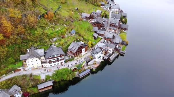 Drönarflyg Runt Hallstatt Över Hallstatter See Vacker Hösttid Salzkammergut Österrike — Stockvideo