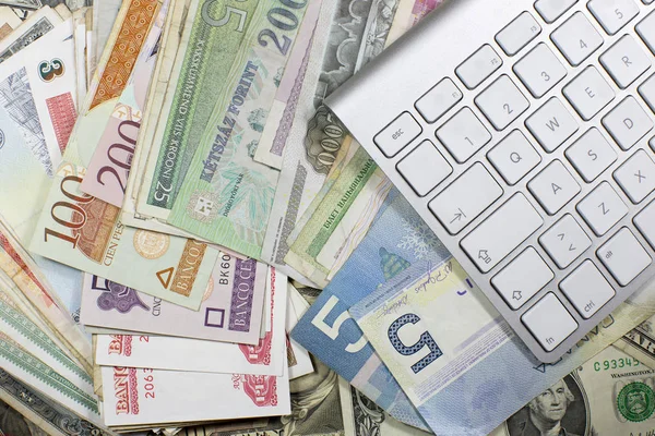 Para birkaç ülkeden