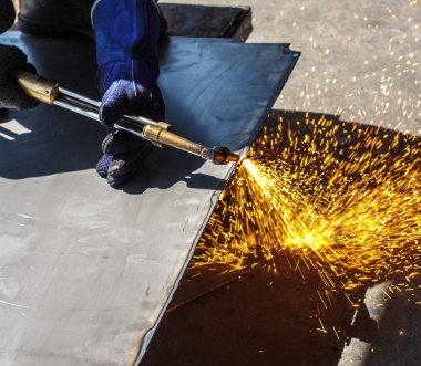 Sıcak çelik gaz kesme çalışması