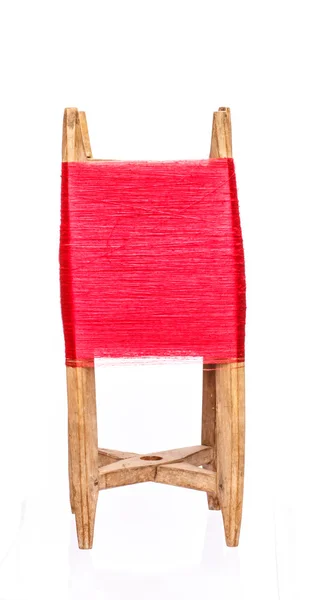 Elszigetelt fehér szál piros színű — Stock Fotó