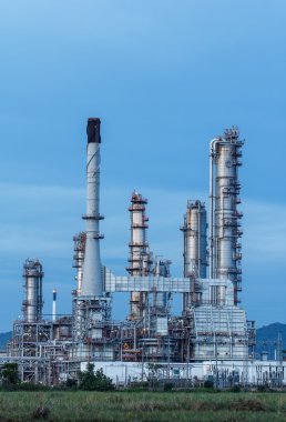 petrol rafineri tesisi de alacakaranlık sabah