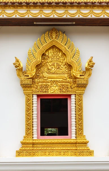 Porta scultura in legno nel tempio — Foto Stock