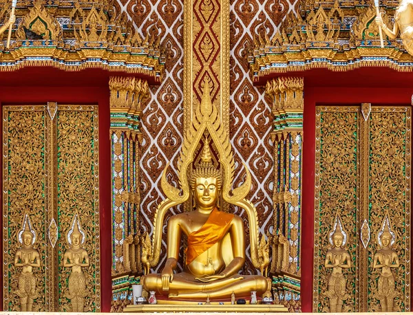 Buddha-Statue aus Gold — Stockfoto