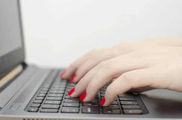 Woman hand on the keyboard — Stock Photo, Image