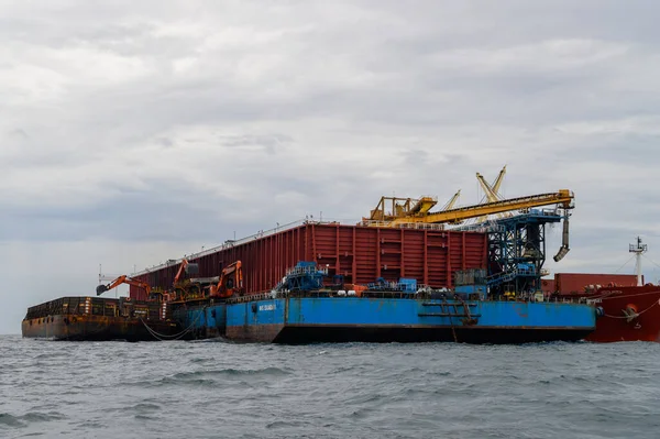 Coal Vessel Loading Barge Ocean — Stock Photo, Image
