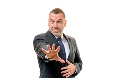 Paniğe kapılan işadamı, elinde ki kolu tutuyor