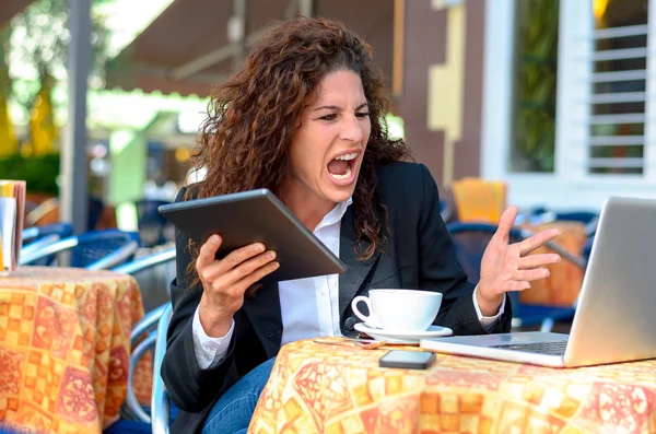 Angry frustrated young businesswoman — Stock Photo, Image