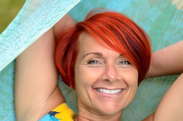 Adult Woman Relaxing on Hammock at the Garden — Stock Photo, Image