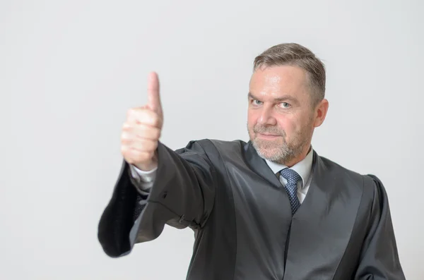 Affärsman som ger tummen upp gest — Stockfoto