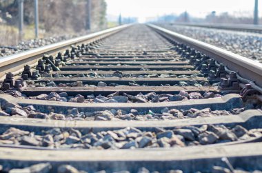 İleriye uzanan demiryolu kamyon