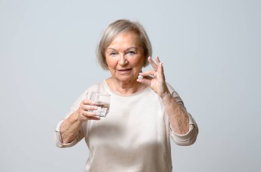 kadın kıdemli alma hapları