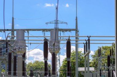 Hiçbir insan ile büyük elektrik santrali