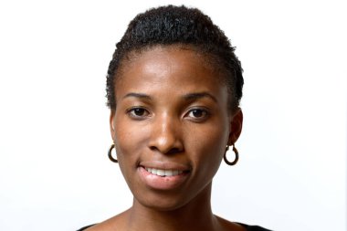 Çekici dostu genç Afro-Amerikan kadın