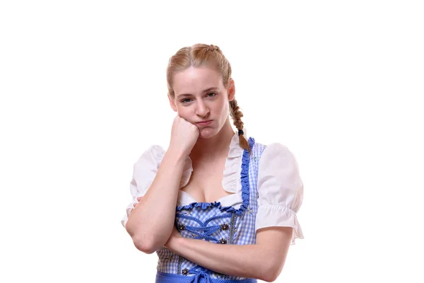迷人的年轻女子在巴伐利亚裙礼服 — 图库照片