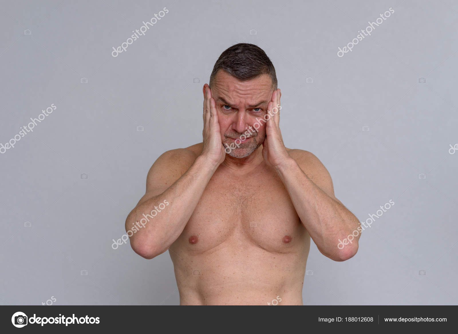 Голые зрелые мужчины, тройной трах ролик