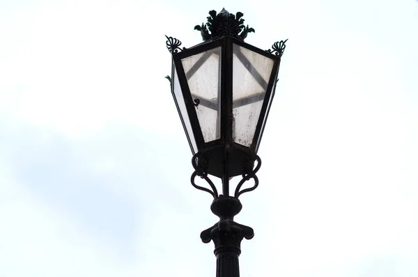 Luz de rua decorada em close-up — Fotografia de Stock