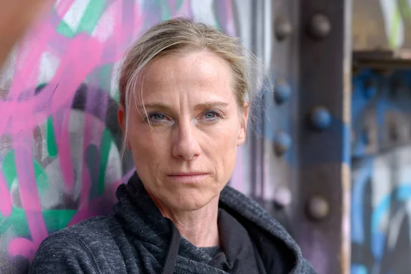 Thoughtful blond woman with a contemplative look — Stock Photo, Image