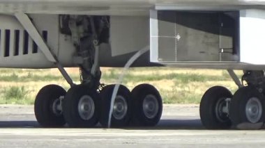 Bir askeri uçak motoru Isınma