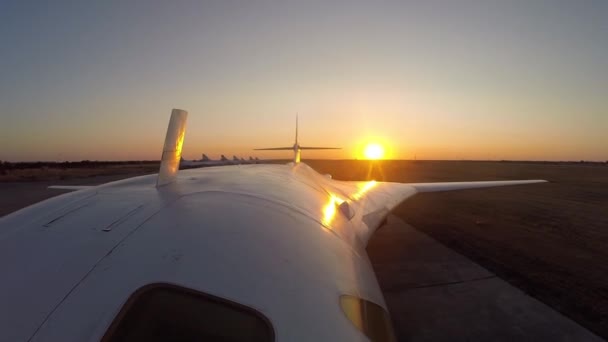 The fuselage is the rudder of the aircraft — Stockvideo