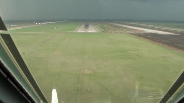 Atterrissage. La vue depuis le cockpit 