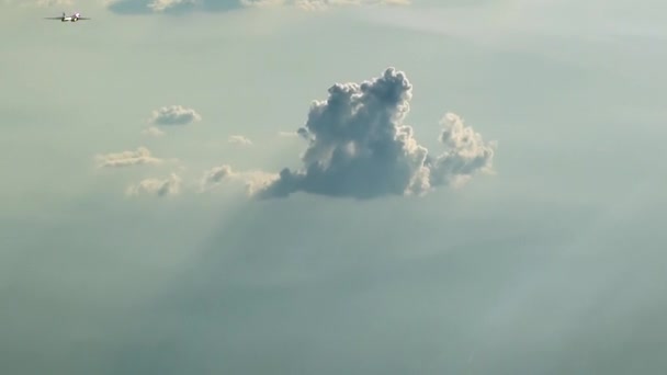 El avión y la nube — Vídeo de stock