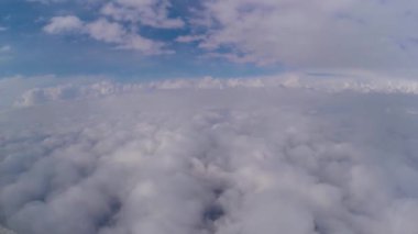 Katmanlar Bulutların arasında ters