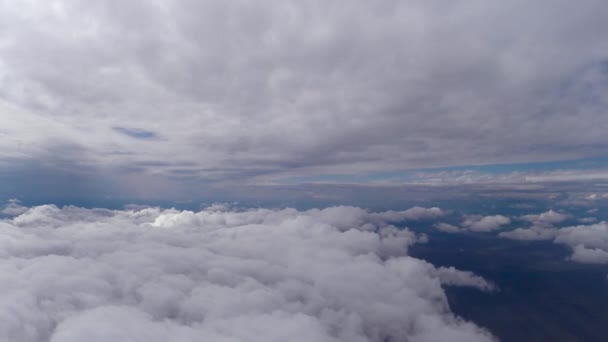 Wolken über und unter — Stockvideo