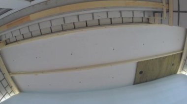 Isıtıcı tavanda yerleştirilir