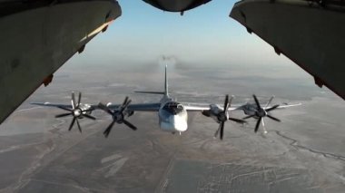 Tu-95 yakın uçtu