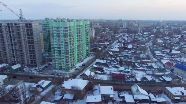 Carros passeio pela cidade de inverno — Vídeo de Stock