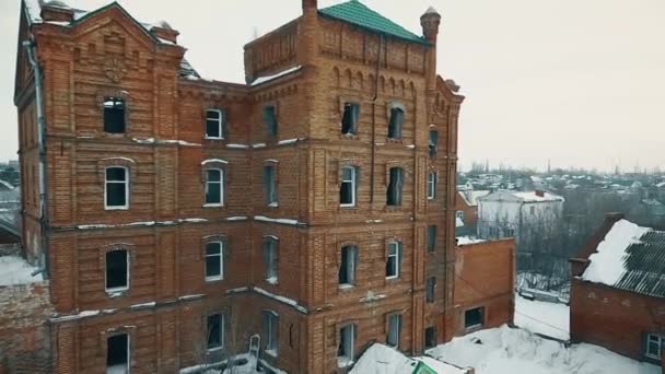 Ruined roof of an old house — Stock Video