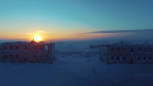 Два разрушенных во время войны дома — стоковое видео