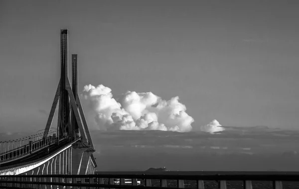 Brug over de zee — Stockfoto