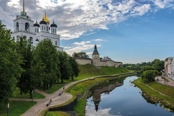 Pskov Kremlin'in köprü görünümü