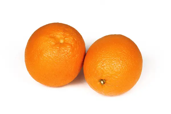 Świeży pomarańczowy na białym tle na białym tle. — Zdjęcie stockowe