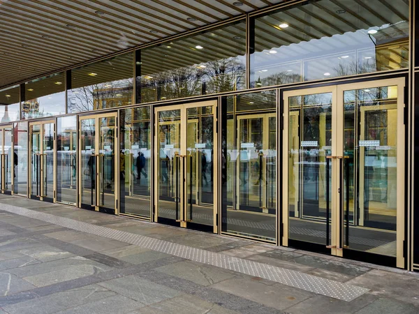 Kremlin Sarayı'nın giriş kapıları