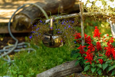 Dekoratif çiçek yatak formu