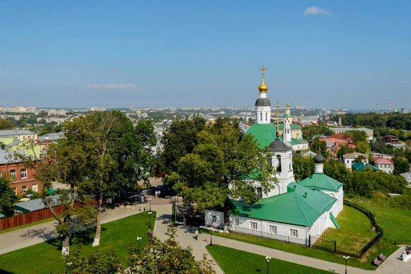 Старий храм православної церкви Володимир влітку. — стокове фото