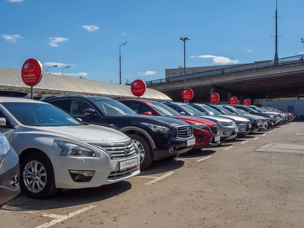 Otopark Satılık ikinci el araç.