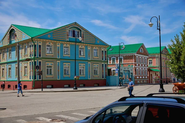 Ryssland Kazan Juni 2019 Gamla Trä Flerfärgade Hus Området Tatarskaya — Stockfoto