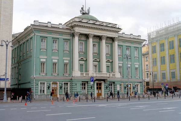 Ryssland Moskva Oktober 2019 Fasaden Satrin Byggnaden Med Pelare Centrum — Stockfoto