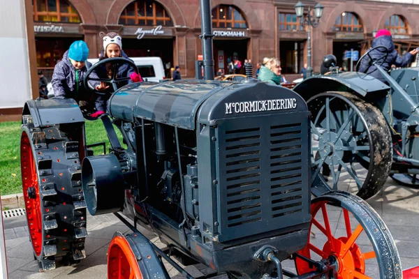 Russland Moskau Oktober 2019 Ausstellung Historischer Traktoren Goldener Herbst 2019 — Stockfoto