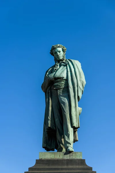 러시아 모스크바 2020 푸시킨 광장에 러시아 알렉산더 푸시킨의 기념비 — 스톡 사진