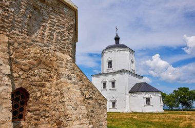 Kazan yakınlarındaki Bulgar tarihi ve arkeolojik anıt. Antik Bulgar Hanlığı'nın başkenti nin bulunduğu yerde kazılar.