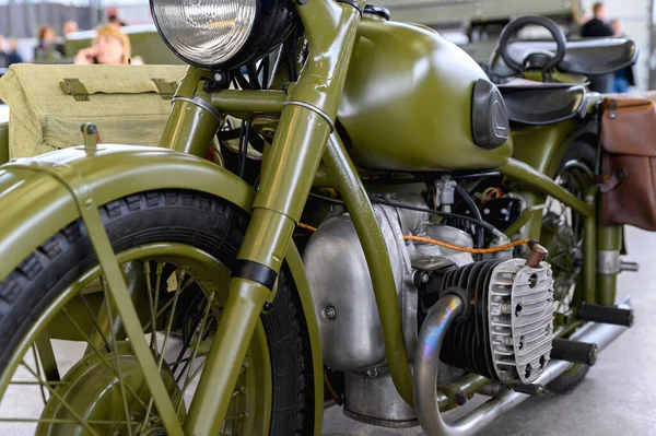 Fragmento Una Vieja Motocicleta Militar Una Motocicleta Militar Caqui —  Fotos de Stock