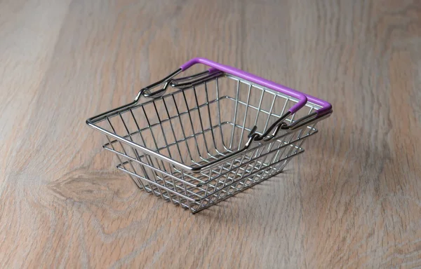 Koszyk Minimalistycznym Stylu Kosz Zakupy Supermarkecie Sprzedaż Rabat Koncepcja Zakupoholizmu — Zdjęcie stockowe